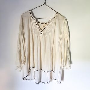 Flowy blouse with rivets
